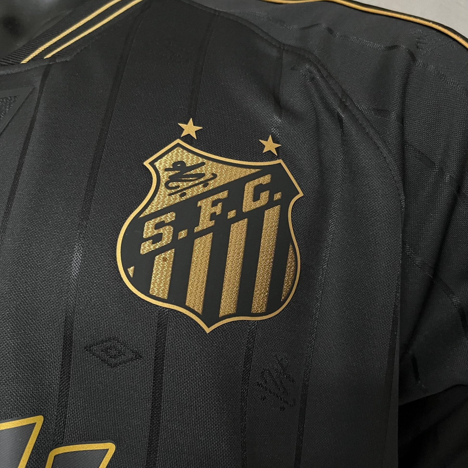 {{ product_title }} – Camisa de Futebol Oficial